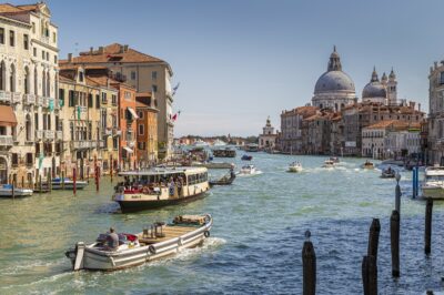 Venedig und Italiens Hügel der Genüsse